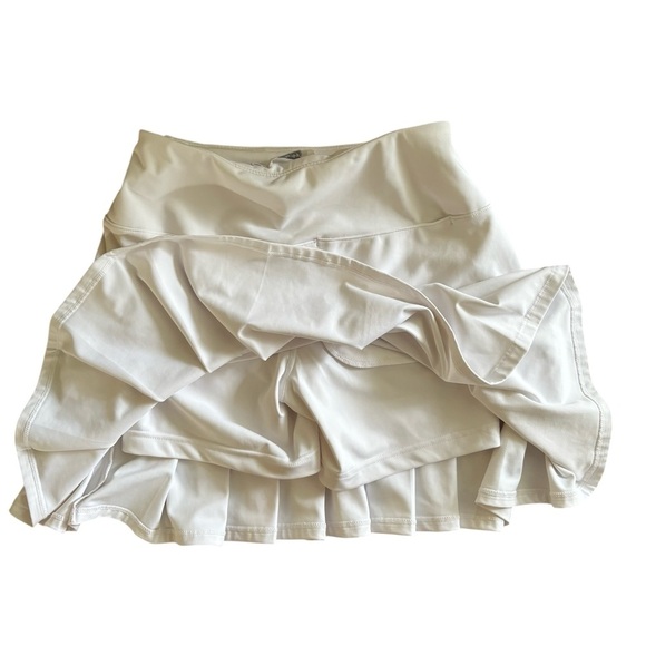 Lady Hagen Pleated White Golf Skort W/Shorts Size XS Hip Pockets Stretch - Picture 2 of 5